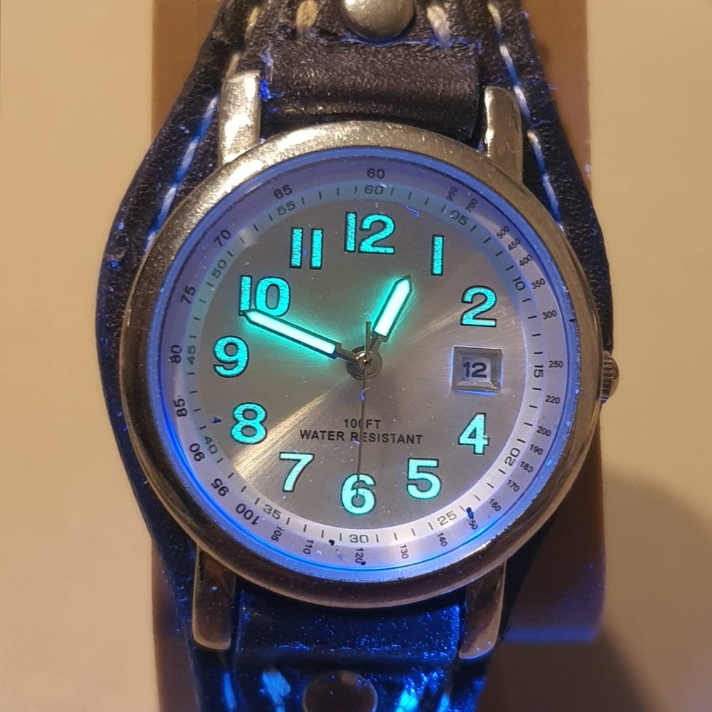 🦋10/$20🦋 Silver Leather Wideband Women's Watch w/Date